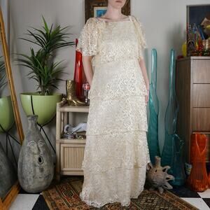 Vintage ivory lace tiered ruffle midi maxi dress w/ flutter sleeves
